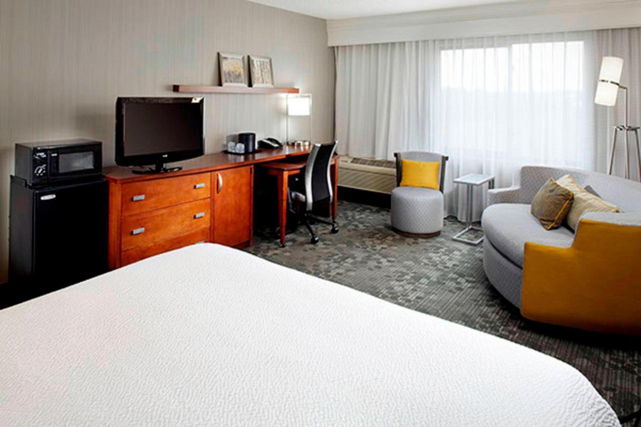 Courtyard By Marriott Akron Stow Exterior foto